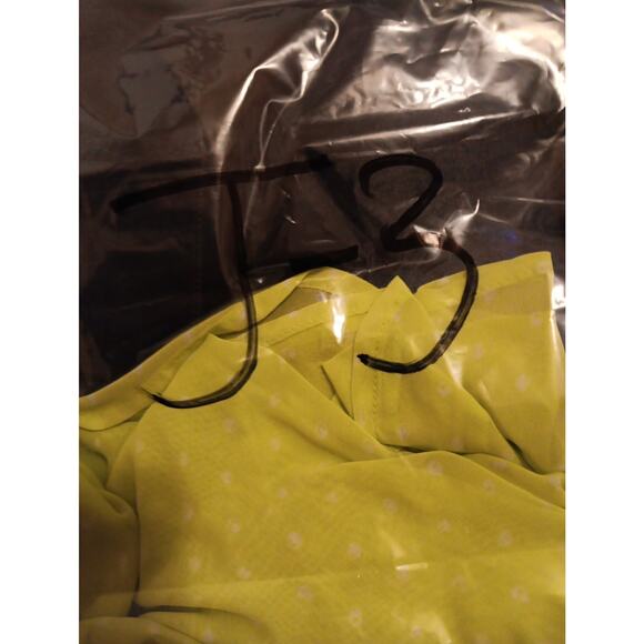 Liz Claiborne Blouse, Women's Size Medium, Florescent Green Short Sleeve, EUC - Picture 4 of 4